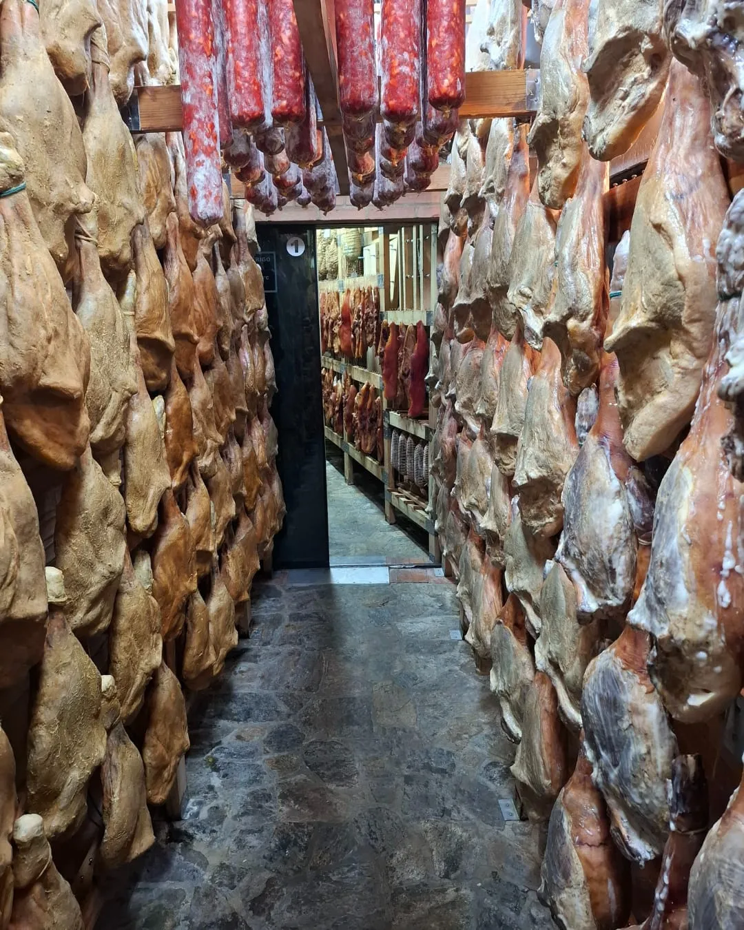 La consolidación de las cava de microclima estacional  y el nombre familiar