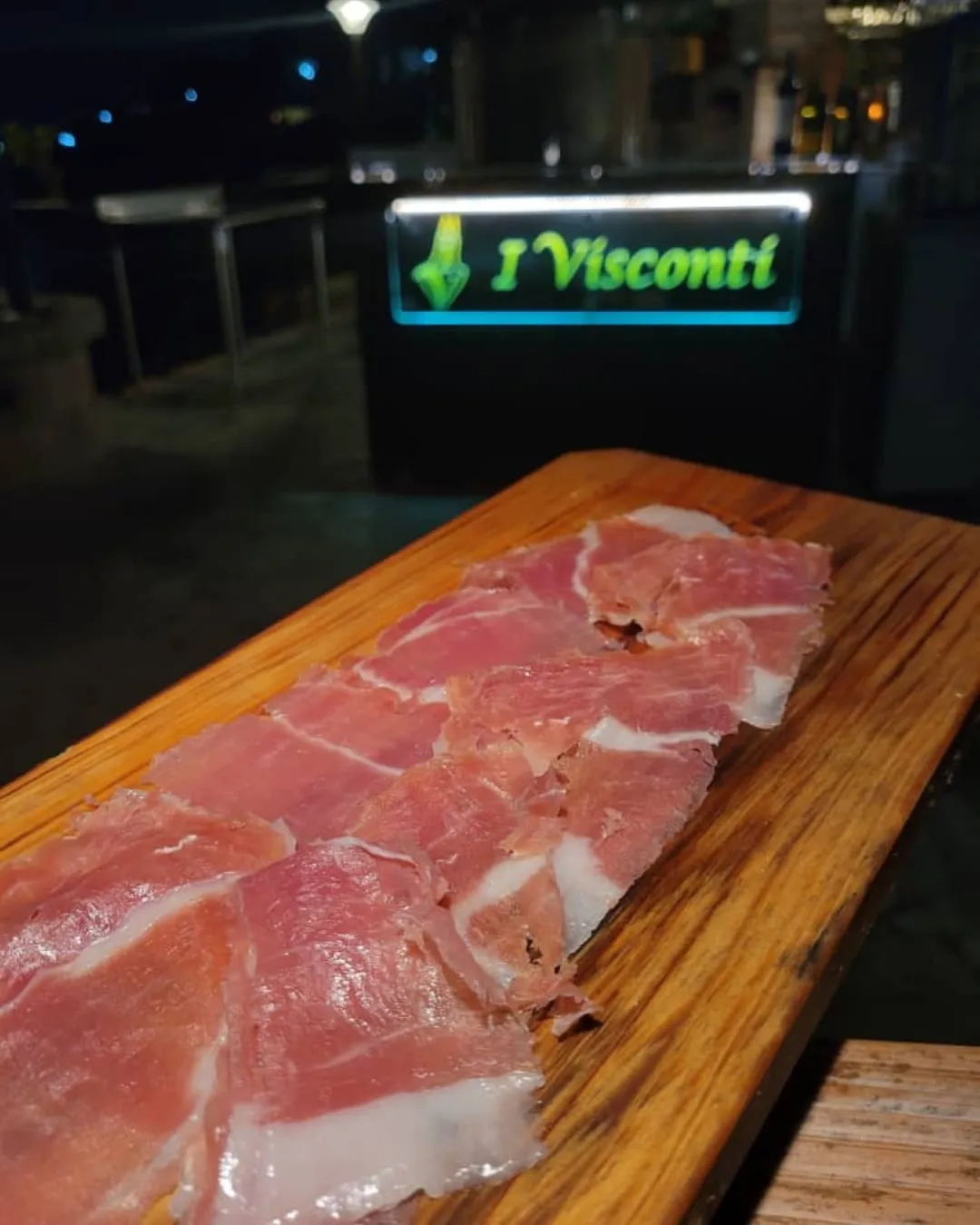 Tabla de prosciutto de alta curación